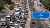 Decenas de vehículos durante la operación salida del verano