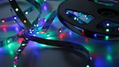 unas tiras led encendidas