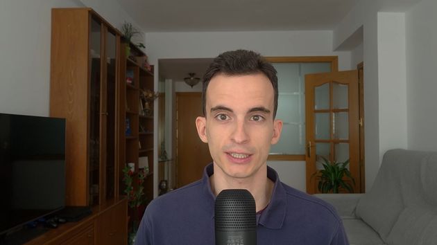 Pedro Becerro en un video de su canal