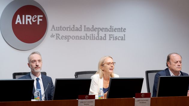 La presidenta de la Airef presentando el estudio
