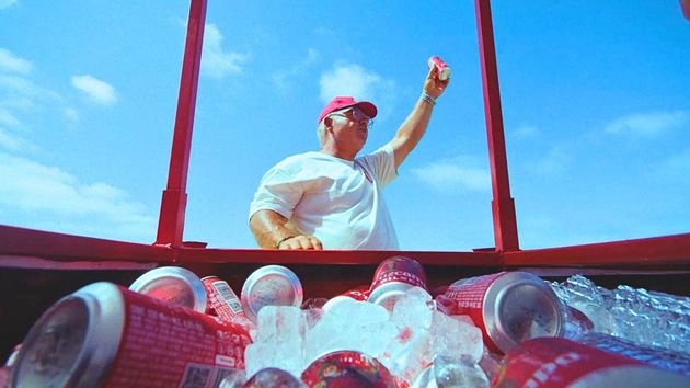 un vendedor de latas