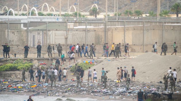 Decenas de personas intentando cruzar la frontera el 31 de julio de 2026