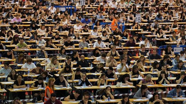 Opositores antes de comenzar el examen