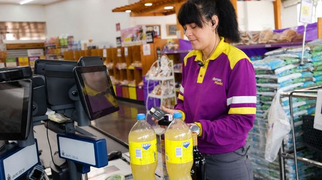 ana cajera supermercado