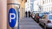 Parquímetro en zona de aparcamiento restringida