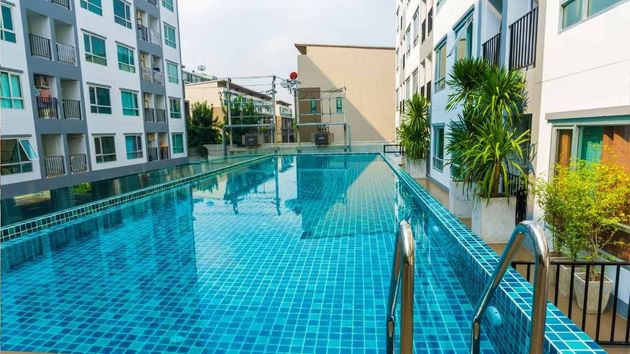 Piscina de una comunidad de vecinos 