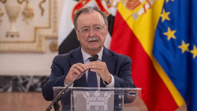 De funcionario en el Ayuntamiento a presidente desde hace 25 años: quién es Juan Jesús Vivas, alcalde de Ceuta