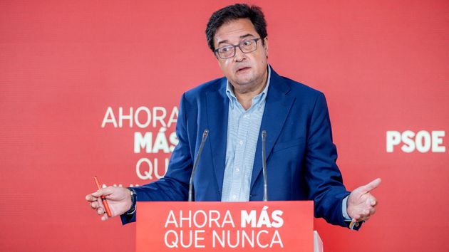 Óscar López en una rueda de prensa del PSOE
