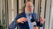 Santiago Niño Becerra durante la entrevista