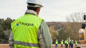 Trabajador de Tragsa de espaldas