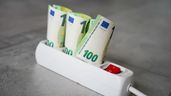 Una regleta con billetes de euro