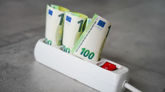Una regleta con billetes de euro