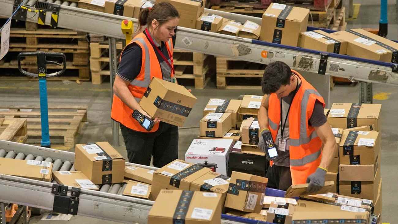 Para Operadores Logísticos Amazon suma más de 750 ofertas de empleo solo en España: puestos, sueldos y cómo enviar el CV
