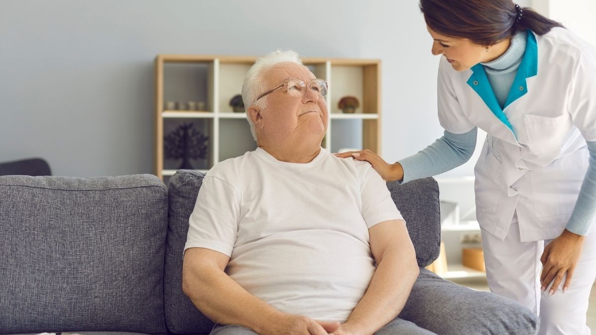 El SAE lanza oferta de empleo para 63 Auxiliares de Ayuda a Domicilio