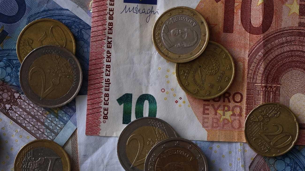 ¿Cuánto suben el SMI y el IPREM? Estas son las nuevas cuantías para 2022