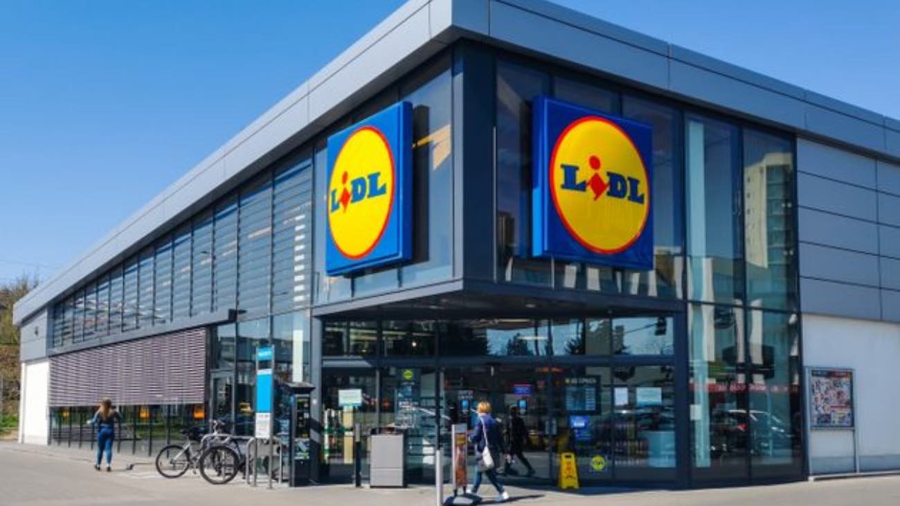 La mirilla electrónica de Lidl está rebajada a la mitad Lidl tiene una mirilla electrónica para la puerta que hará tu casa más segura