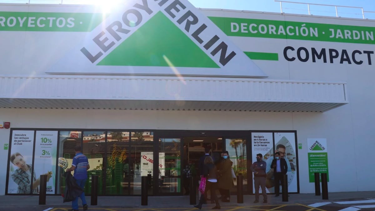 Leroy Merlin creará 2.000 empleos para reforzar la campaña de verano en España