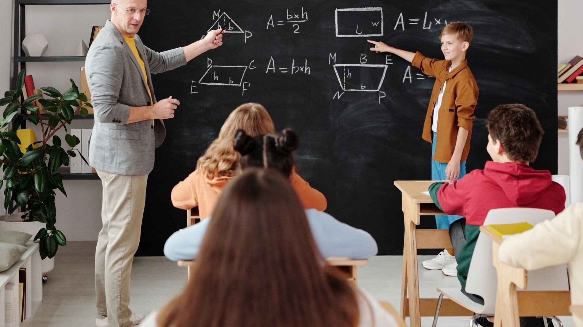 Abiertas 14 bolsas de empleo para profesores sustitutos en la Universidad de Murcia