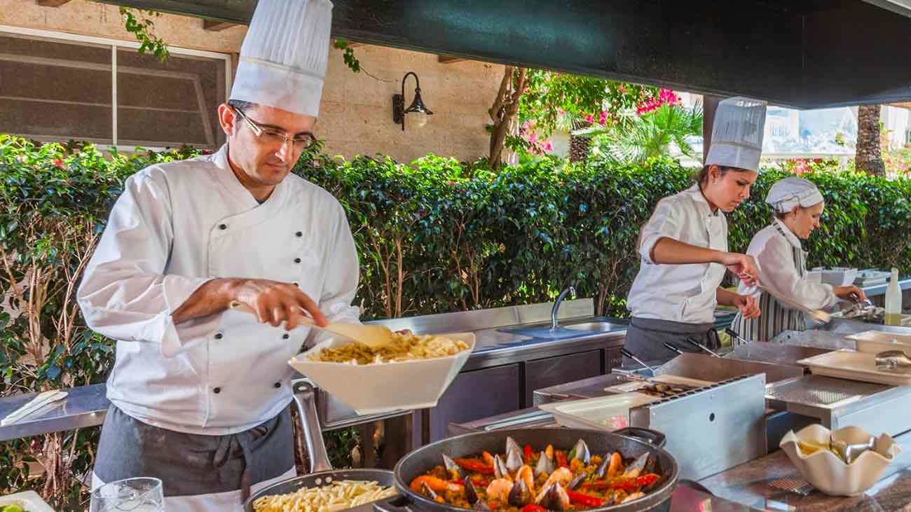 Jornadas de selección Zafiro Hotels La cadena de hoteles Zafiro busca contratar a 504 trabajadores: dónde enviar el CV
