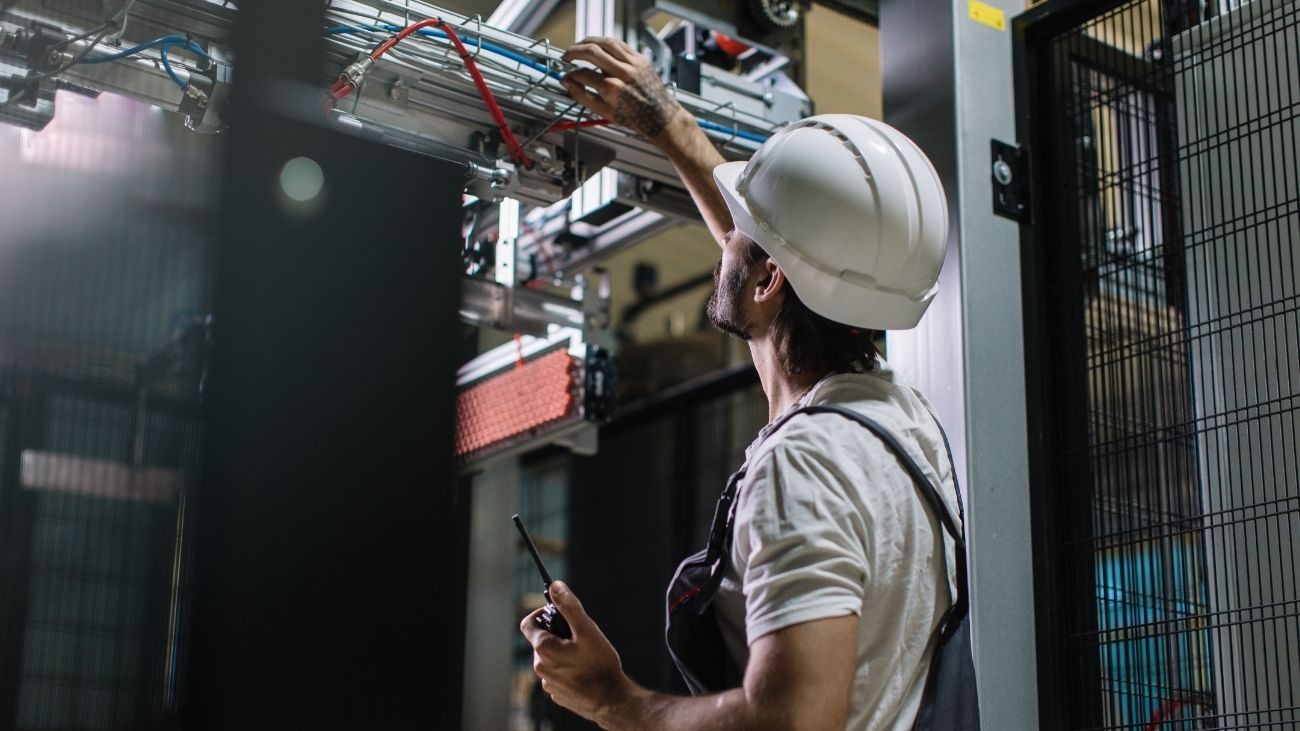 El SAE lanza una oferta de empleo para instaladores de redes fijas