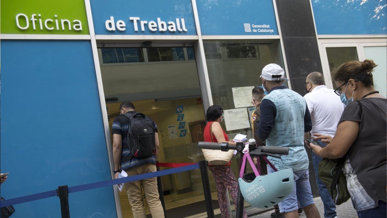 Se oferta 150 puestos para desempleados en el Ayuntamiento de Badalona