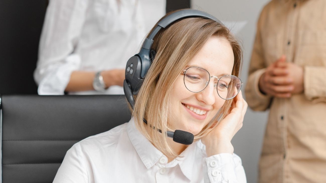 El SAE lanza una oferta de empleo para 49 Agentes telefónicos El SAE lanza una oferta de empleo para 49 Agentes telefónicos