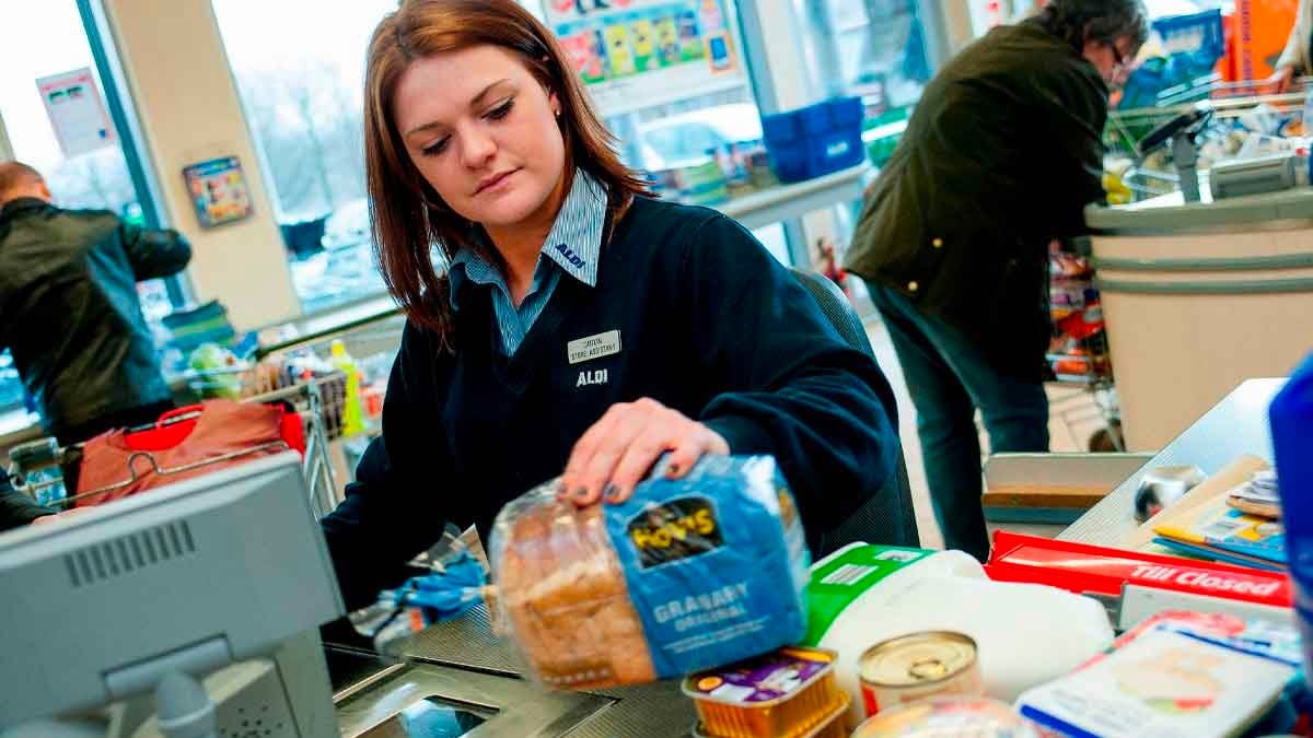 Aldi lanza más de 30 ofertas de empleo en sus supermercados