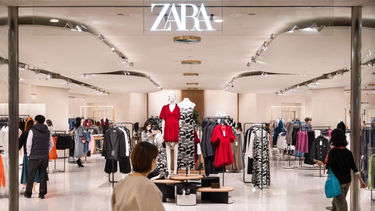Clon del vestido de 'Pretty Woman' en Zara Zara lanza el fabuloso vestido de Julia Roberts en 'Pretty Woman'
