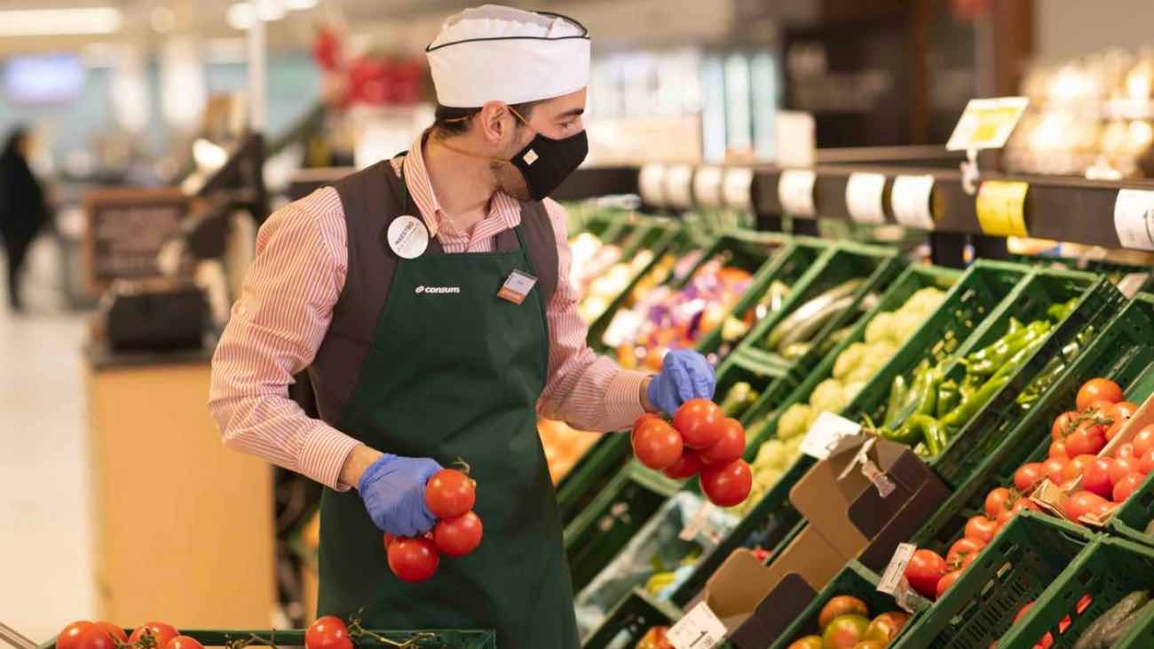 Cuáles son los requisitos para trabajar en Consum este verano: 2.500 plazas