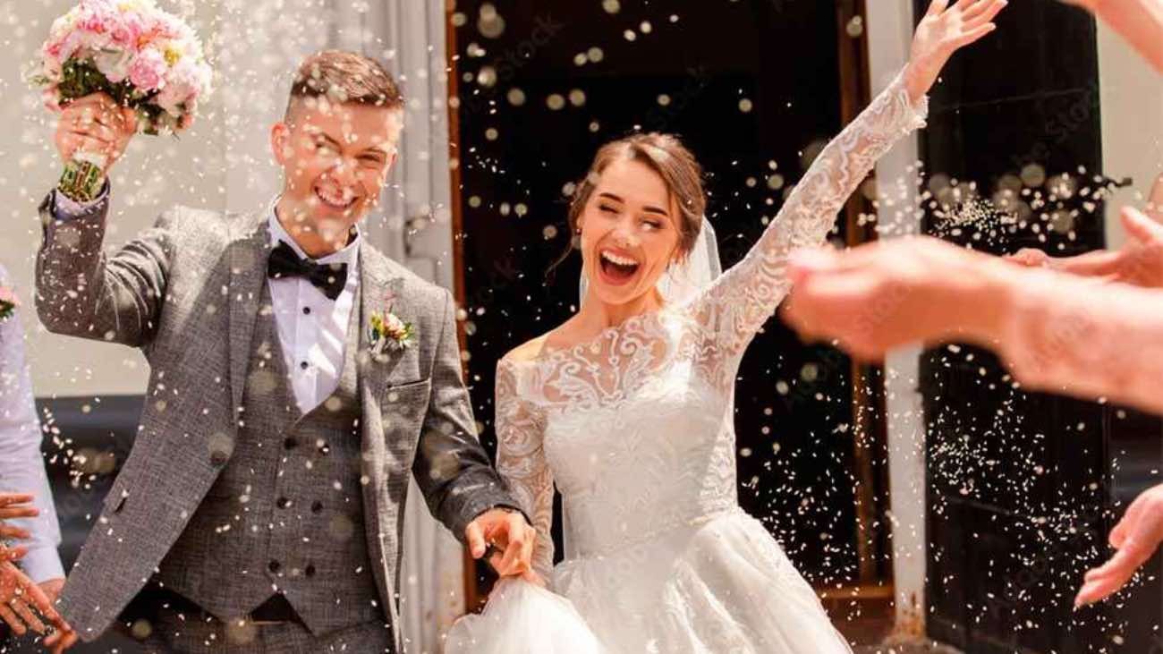Pareja de recién casados en una boda | Envato pareja de recién casados en una boda