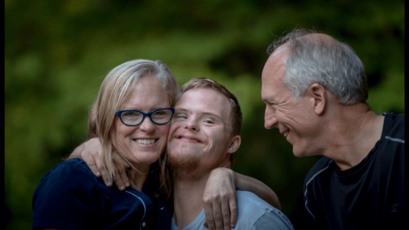 ¿Qué día se abona la prestación por hijo a cargo de forma semestral?