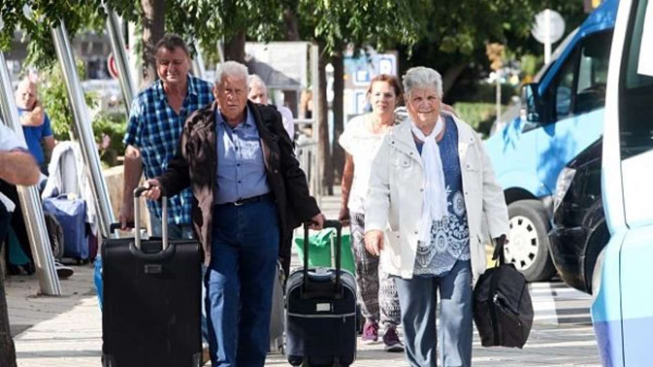 Jubilados pasenado en los viajes del Imserso Jubilados pasenado en los viajes del Imserso
