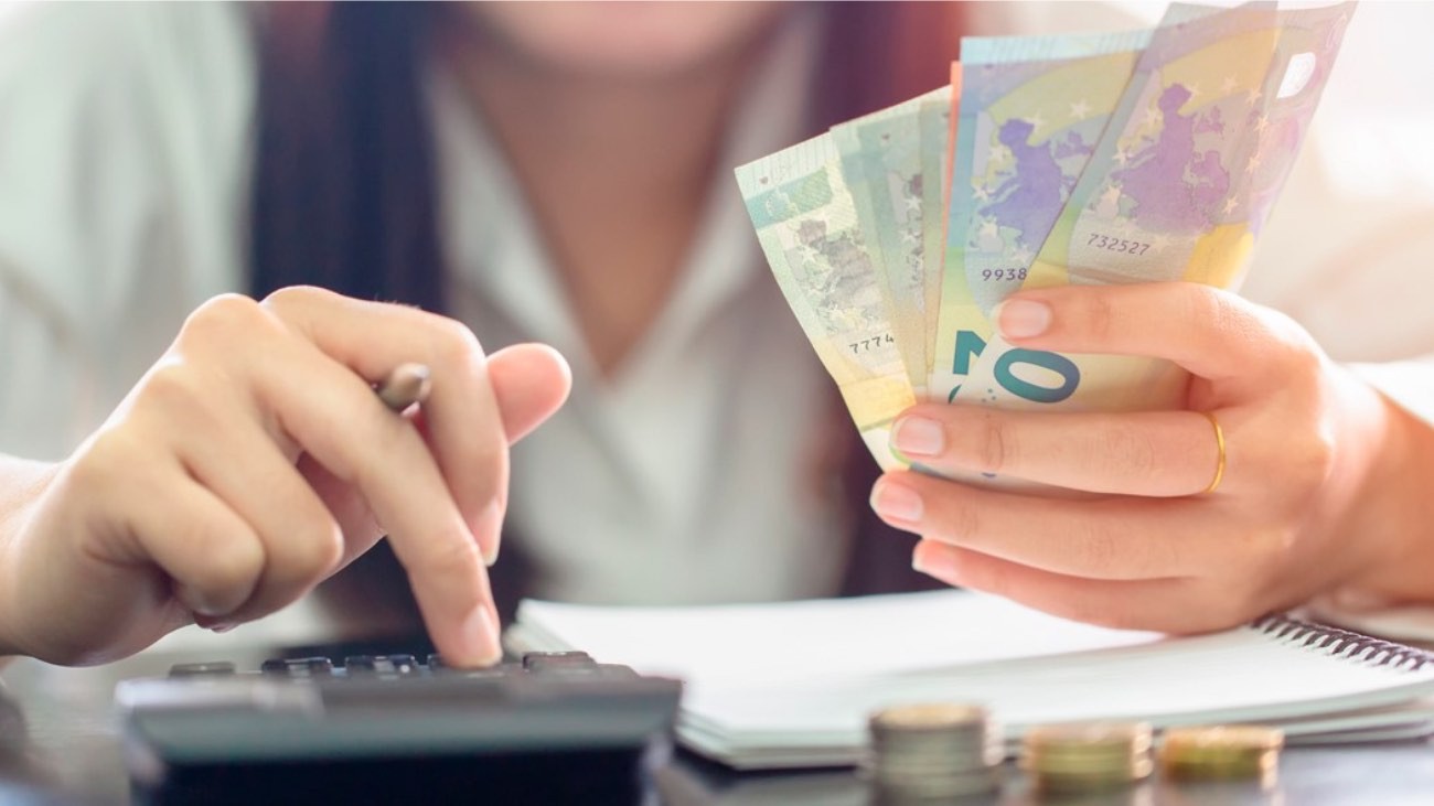 Cantidad embargable de una nómina de 1.300 euros Esto es lo que te pueden embargar de una nómina de 1.300 euros
