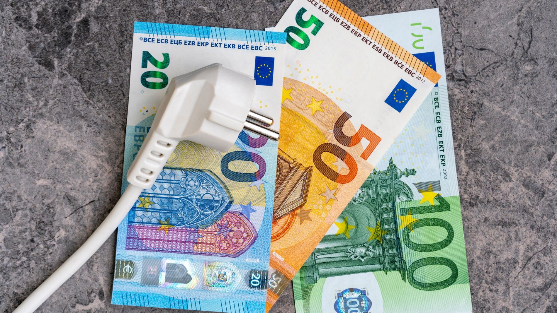 Precio de la luz del 21 de junio de 2022: las horas más baratas y más caras