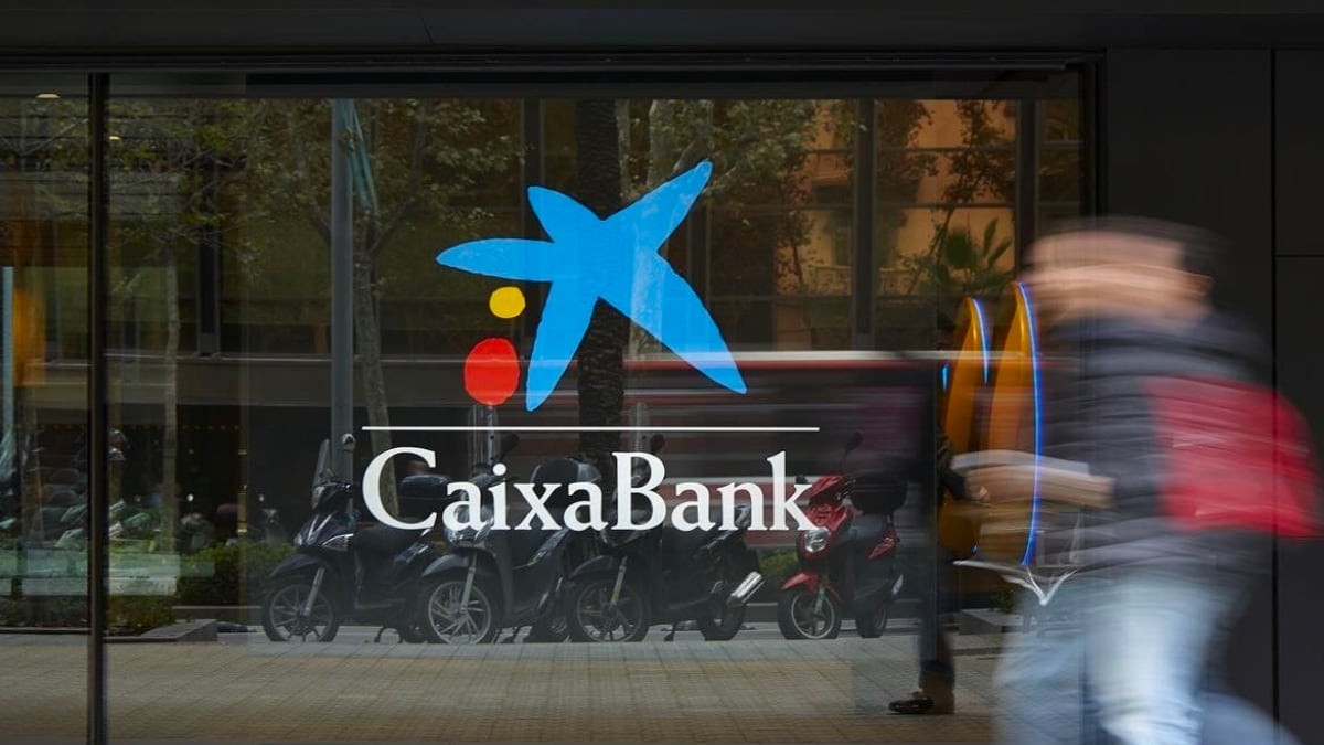 CaixaBank lanza un aviso a sus clientes por un reciente cambio con los pagos