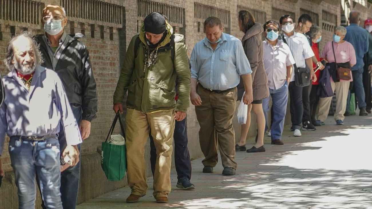 El informe del INE alerta a España: 1 de 4 personas vive en riesgo de pobreza