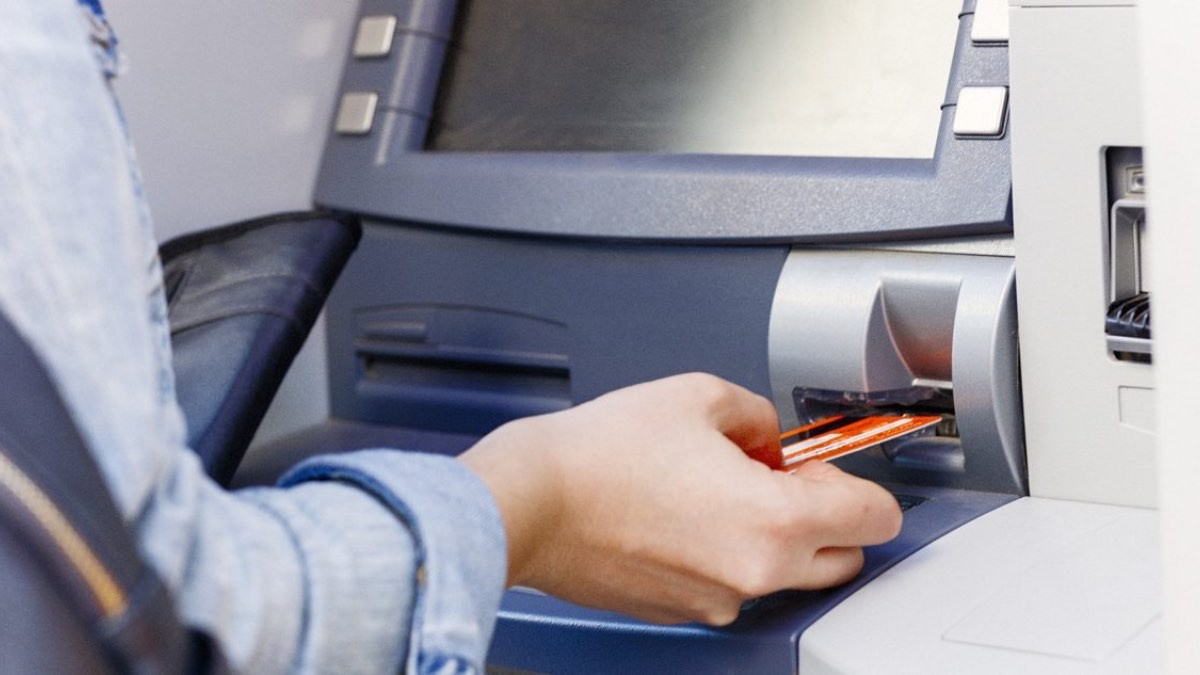 Qué hacer si el cajero se queda con la tarjeta