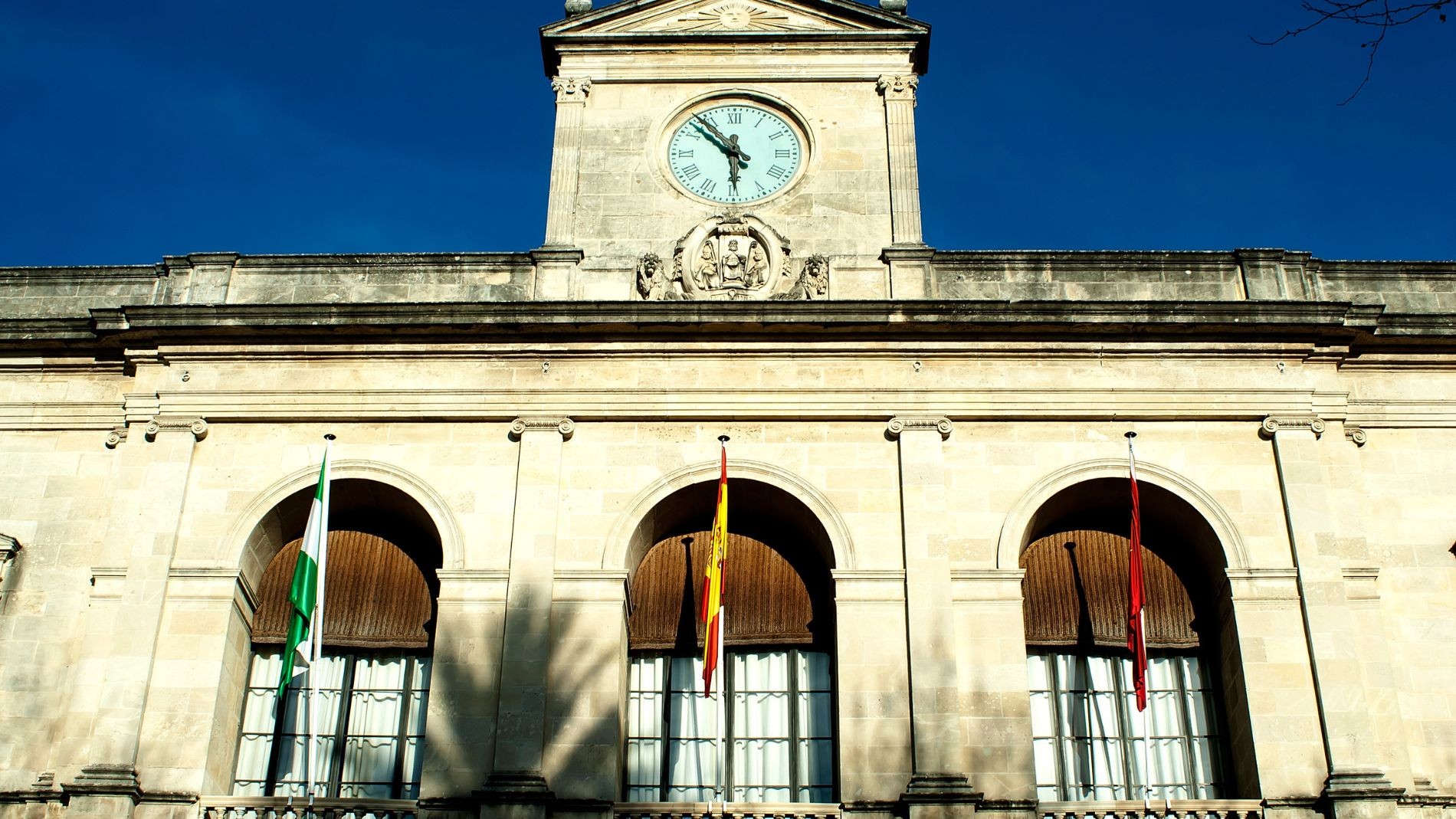 El Ayuntamiento de Sevilla contratará a 943 jóvenes desempleados