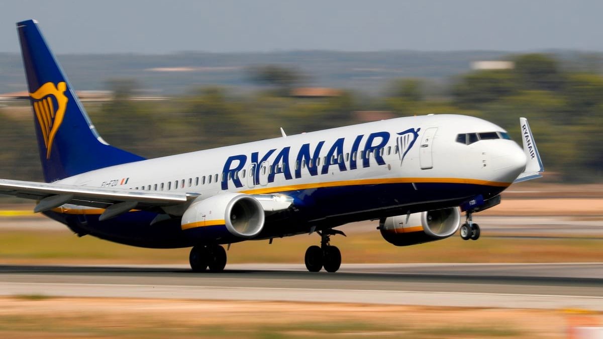 Ryanair ofertará 150 empleos en Sevilla en su nuevo centro