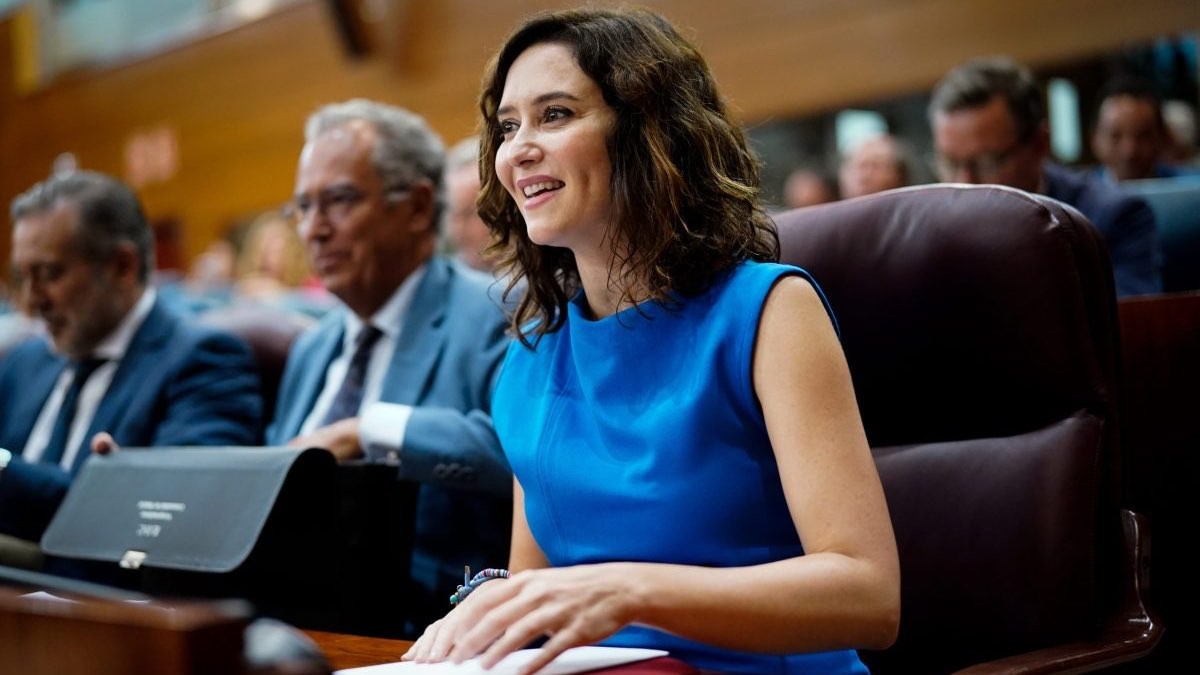 Aumento de salarios para profesores y maestros y la deflactación del IRPF: las nuevas medidas de Ayuso