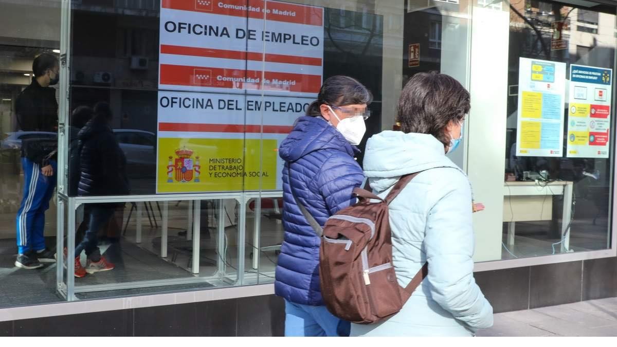Alerta del SEPE: podría haber retrasos en el futuro cobro del paro de las empleadas del hogar