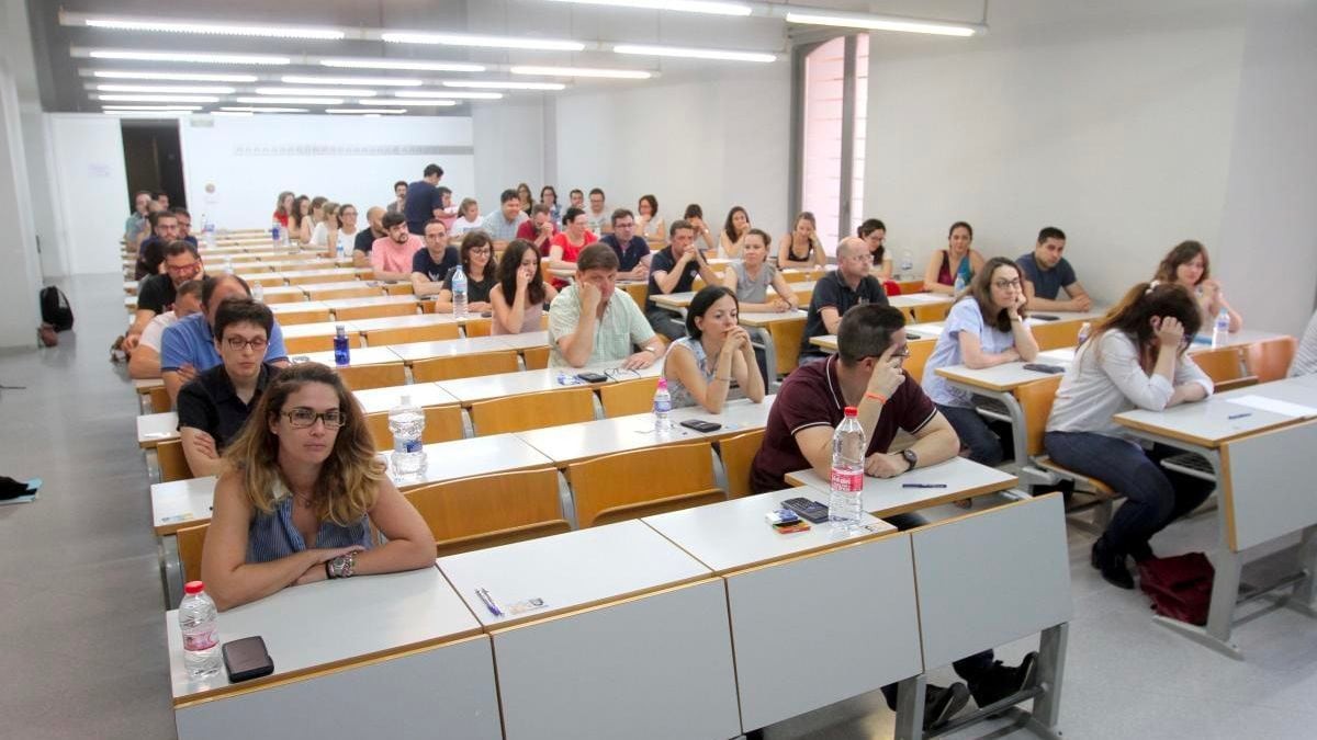 Oposiciones en Murcia para 124 plazas de enfermería, trabajo social, orientación laboral y fisioterapia