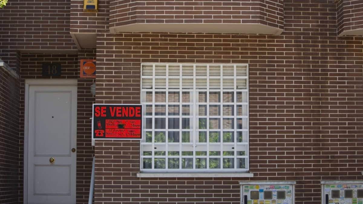 Viviendas en venta baratas de BBVA BBVA pone a la venta más de 2.300 pisos y viviendas unifamiliares desde los 3.500 euros y más de 100 m²