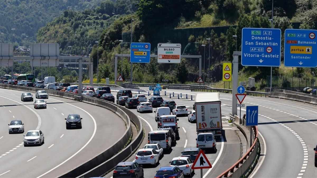 'Operación retorno' de la DGT Retenciones de tráfico en Madrid
