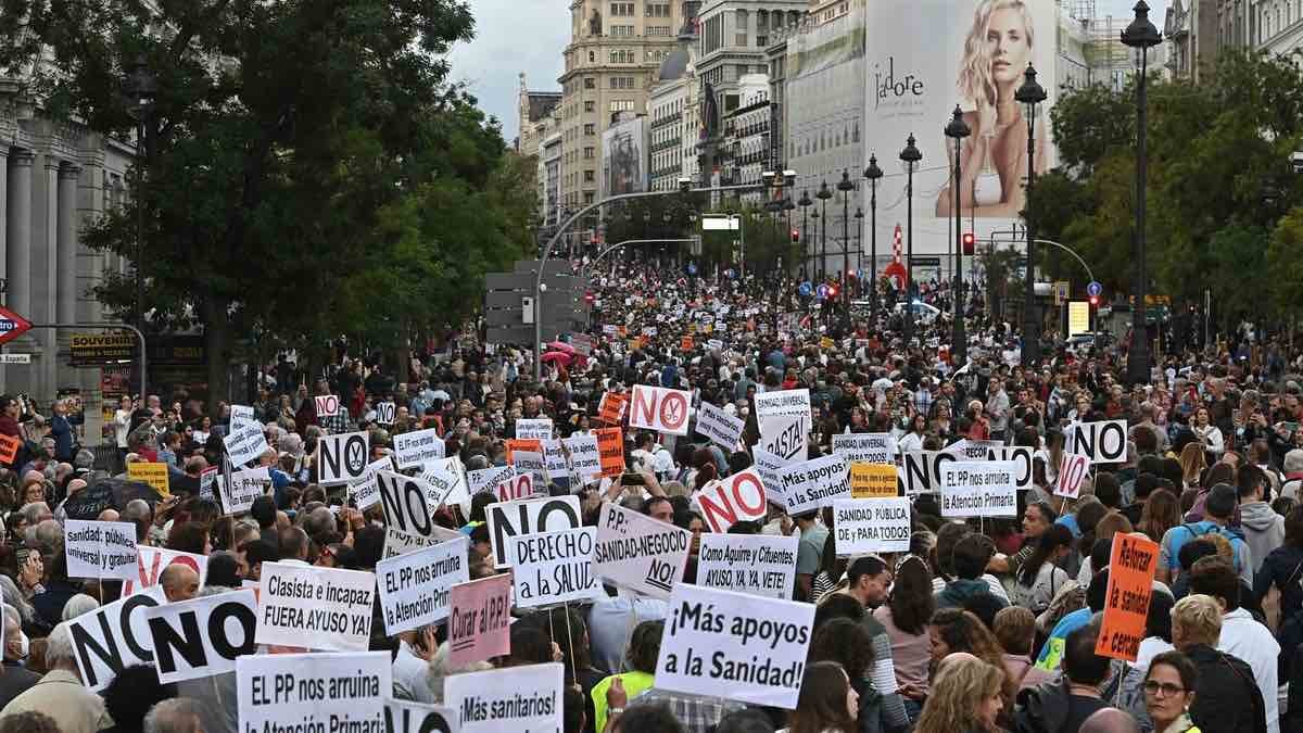 Manifestantes durante la huelga de Sanidad en Madrid