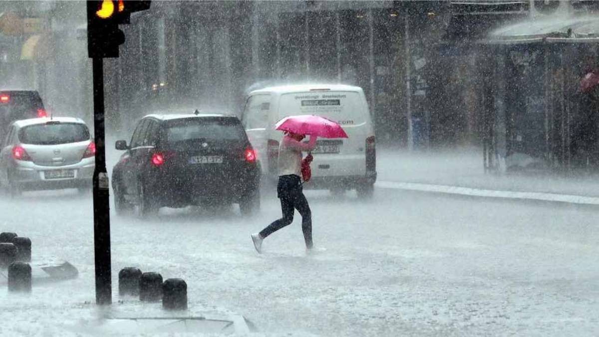 La AEMET alerta de la llegada de la borrasca ‘Efraín’: lluvias, viento, frío y nevadas La AEMET alerta de la llegada de la borrasca ‘Efraín’: lluvias, viento, frío y nevadas