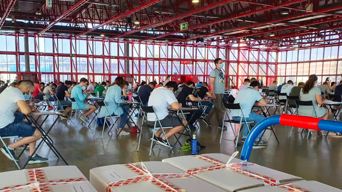 La Comunidad de Madrid lanza una oferta Empleo Público con 208 plazas para auxiliar de servicios: requisitos y cómo inscribirse