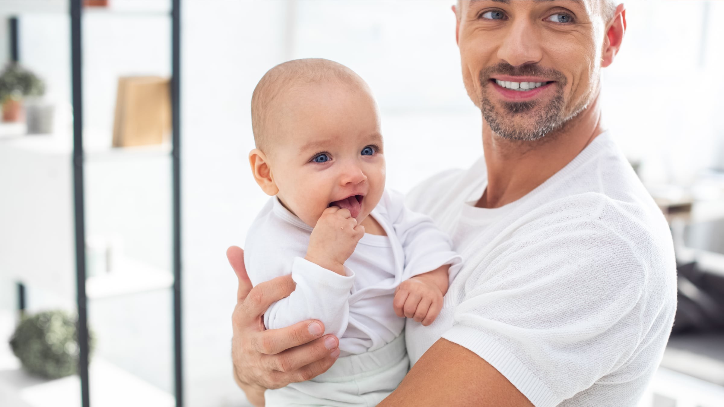 ¿Cuándo se cobra la prestación por paternidad?: este es el día que cobra la prestación