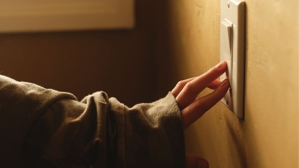 El precio de la luz lunes, 30 de enero por horas apagando la luz