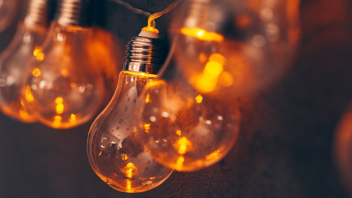 Precio de la luz viernes, 13 de enero de 2023 Bombillas